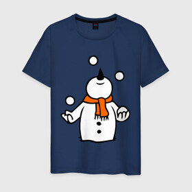 Мужская футболка хлопок с принтом Снеговик играет в снежки. , 100% хлопок | прямой крой, круглый вырез горловины, длина до линии бедер, слегка спущенное плечо. | Тематика изображения на принте: новый год | новый год 2014 | подарки | снег | снеговик | снеговик играет в снежки | снежки