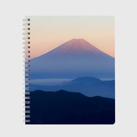 Тетрадь с принтом Фудзияма , 100% бумага | 48 листов, плотность листов — 60 г/м2, плотность картонной обложки — 250 г/м2. Листы скреплены сбоку удобной пружинной спиралью. Уголки страниц и обложки скругленные. Цвет линий — светло-серый
 | Тематика изображения на принте: fuji | вулкан | горы | рассвет | солнце | туман | утро | япония
