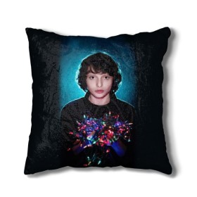 Подушка 3D с принтом finn wolfhard , наволочка – 100% полиэстер, наполнитель – холлофайбер (легкий наполнитель, не вызывает аллергию). | состоит из подушки и наволочки. Наволочка на молнии, легко снимается для стирки | finn wolfhard | очень странные дела | финн вулфард