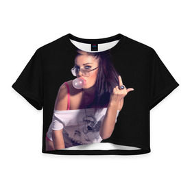 Женская футболка 3D укороченная с принтом Девушка с жвачкой , 100% полиэстер | круглая горловина, длина футболки до линии талии, рукава с отворотами | взгляд | девушка | жвачка | жевательная | очки | палец | перстень | показывает | пузырь | резинка | средний