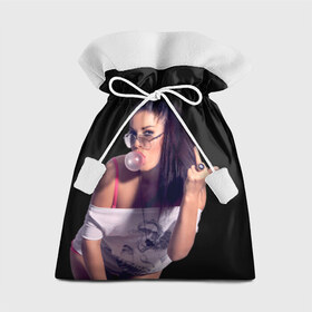 Подарочный 3D мешок с принтом Девушка с жвачкой , 100% полиэстер | Размер: 29*39 см | взгляд | девушка | жвачка | жевательная | очки | палец | перстень | показывает | пузырь | резинка | средний