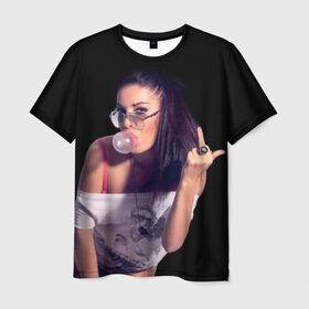 Мужская футболка 3D с принтом Девушка с жвачкой , 100% полиэфир | прямой крой, круглый вырез горловины, длина до линии бедер | взгляд | девушка | жвачка | жевательная | очки | палец | перстень | показывает | пузырь | резинка | средний