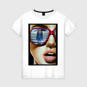 Женская футболка хлопок с принтом Девушка в очках , 100% хлопок | прямой крой, круглый вырез горловины, длина до линии бедер, слегка спущенное плечо | губы | зеркало | костюм | очки