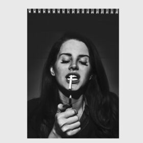 Скетчбук с принтом Lana Del Rey , 100% бумага
 | 48 листов, плотность листов — 100 г/м2, плотность картонной обложки — 250 г/м2. Листы скреплены сверху удобной пружинной спиралью | lana del rey | лана дель рей