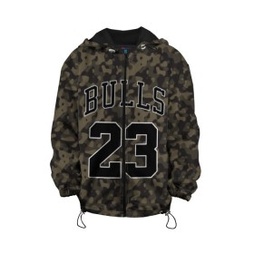 Детская куртка 3D с принтом Chicago Bulls 23 Camo , 100% полиэстер | застежка — молния, подол и капюшон оформлены резинкой с фиксаторами, по бокам — два кармана без застежек, один потайной карман на груди, плотность верхнего слоя — 90 г/м2; плотность флисового подклада — 260 г/м2 | Тематика изображения на принте: bulls | camo | chicago | chicago bulls | nba | баскетбол | буллз | камуфляж | нба | спорт | хаки | чикаго | чикаго буллз