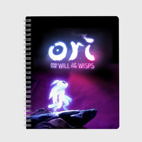 Тетрадь с принтом Ori and the Will of the Wisps , 100% бумага | 48 листов, плотность листов — 60 г/м2, плотность картонной обложки — 250 г/м2. Листы скреплены сбоку удобной пружинной спиралью. Уголки страниц и обложки скругленные. Цвет линий — светло-серый
 | Тематика изображения на принте: adventure | computer game | looks to the sky | ori | ori and the will of the wisps | spirit of the forest | в небо | дух леса | компьютерная игра | ори | ори и блуждающие огоньки | приключения | смотрит