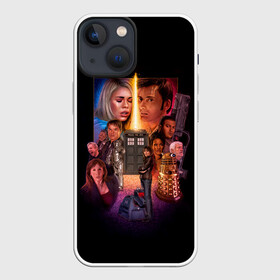 Чехол для iPhone 13 mini с принтом Команда голубой будки ,  |  | Тематика изображения на принте: doctor who | serial | доктор кто | путешествия во времени | сериал | сериалы | фантастика